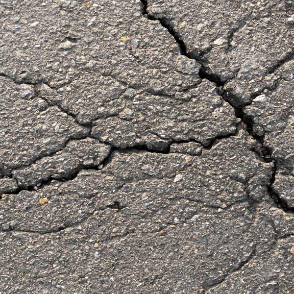 asphalt cracks to repair